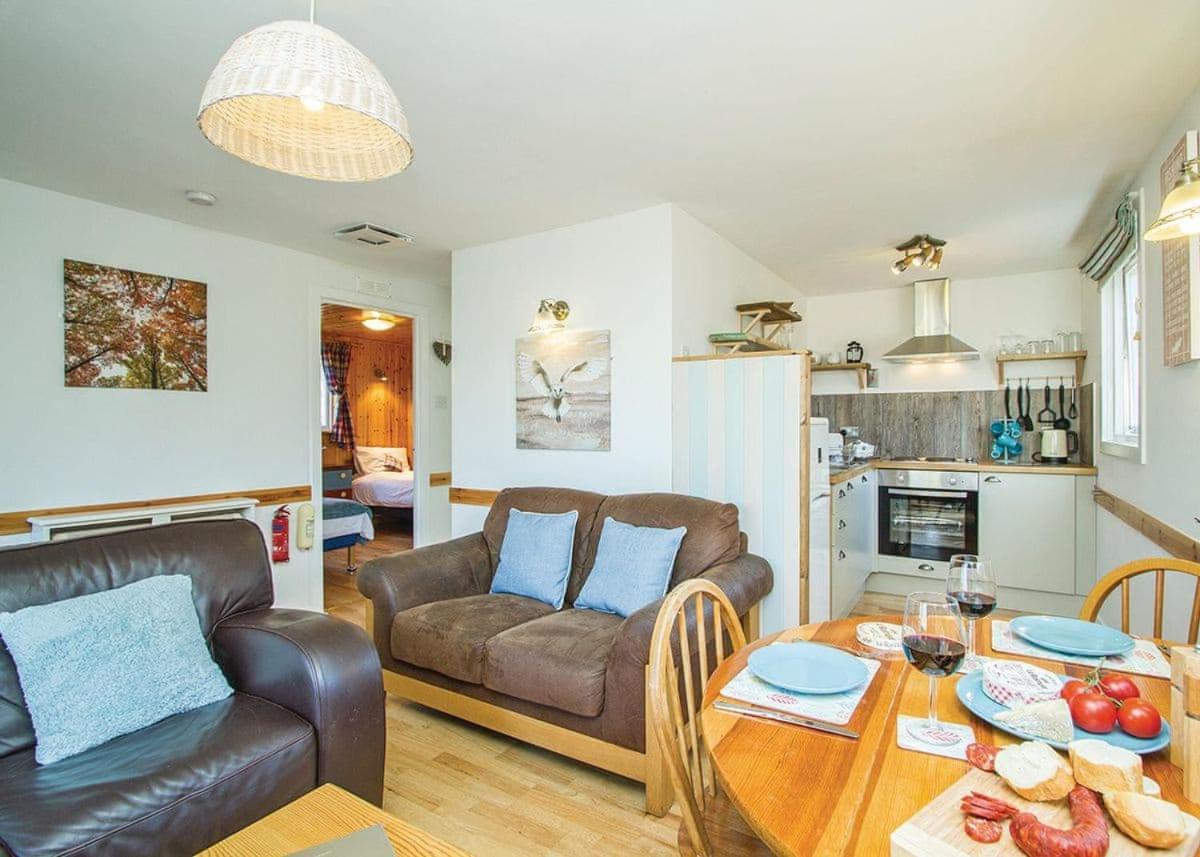Kiltarlity Lodges Belladrum ภายนอก รูปภาพ